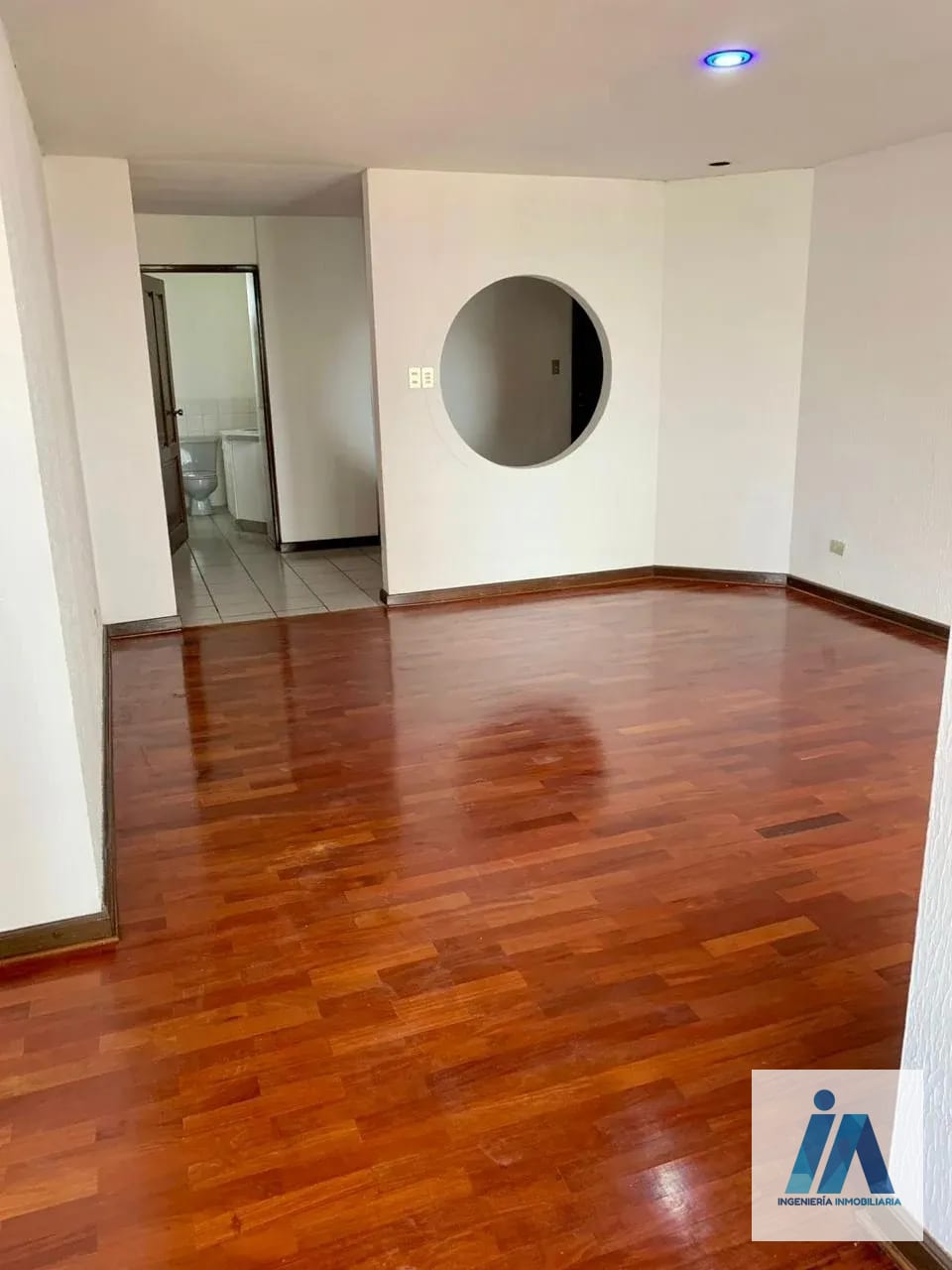 APARTAMENTO EN ALQUILER📍 Edificio Greco, zona 14 Las Américas — Apartamento en Alquiler en Zona 14, Guatemala, Ciudad — foto 3 de 11