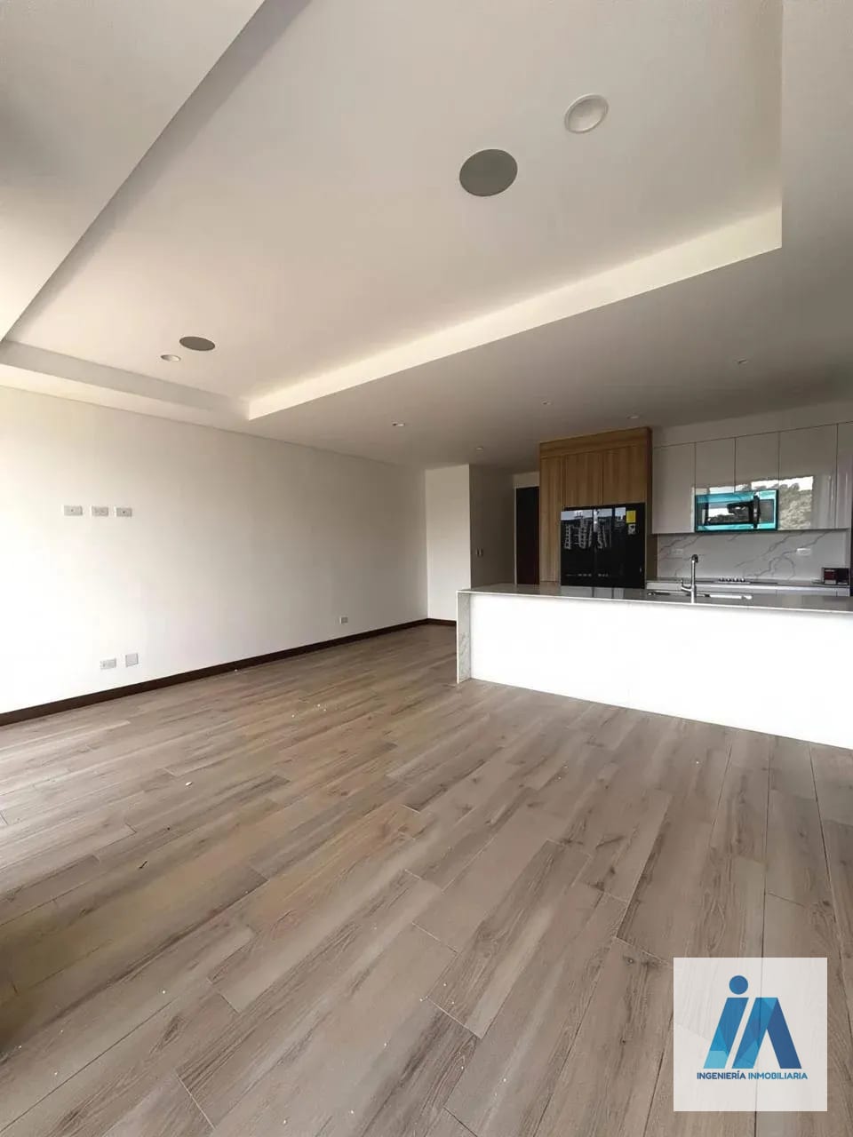 APARTAMENTO EN ALQUILER 📍 Edificio Ferre Diez, Zona 10 — Apartamento en Alquiler en Ferré Diez, Zona 10, Guatemala, Ciudad — foto 2 de 9