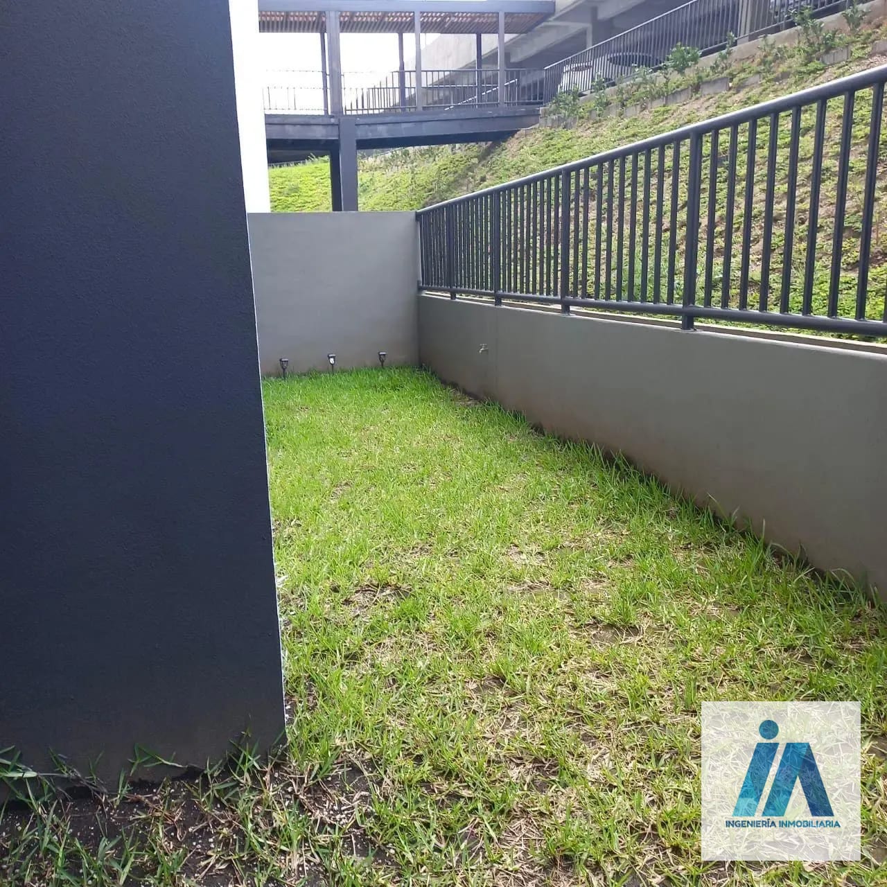 Apartamento con Jardín en Alquiler o Venta 📍 Edificio Bari, KM. 18.5 — Apartamento en Venta en Bari, Carretera a El Salvador, Guatemala, Ciudad — foto 5 de 11