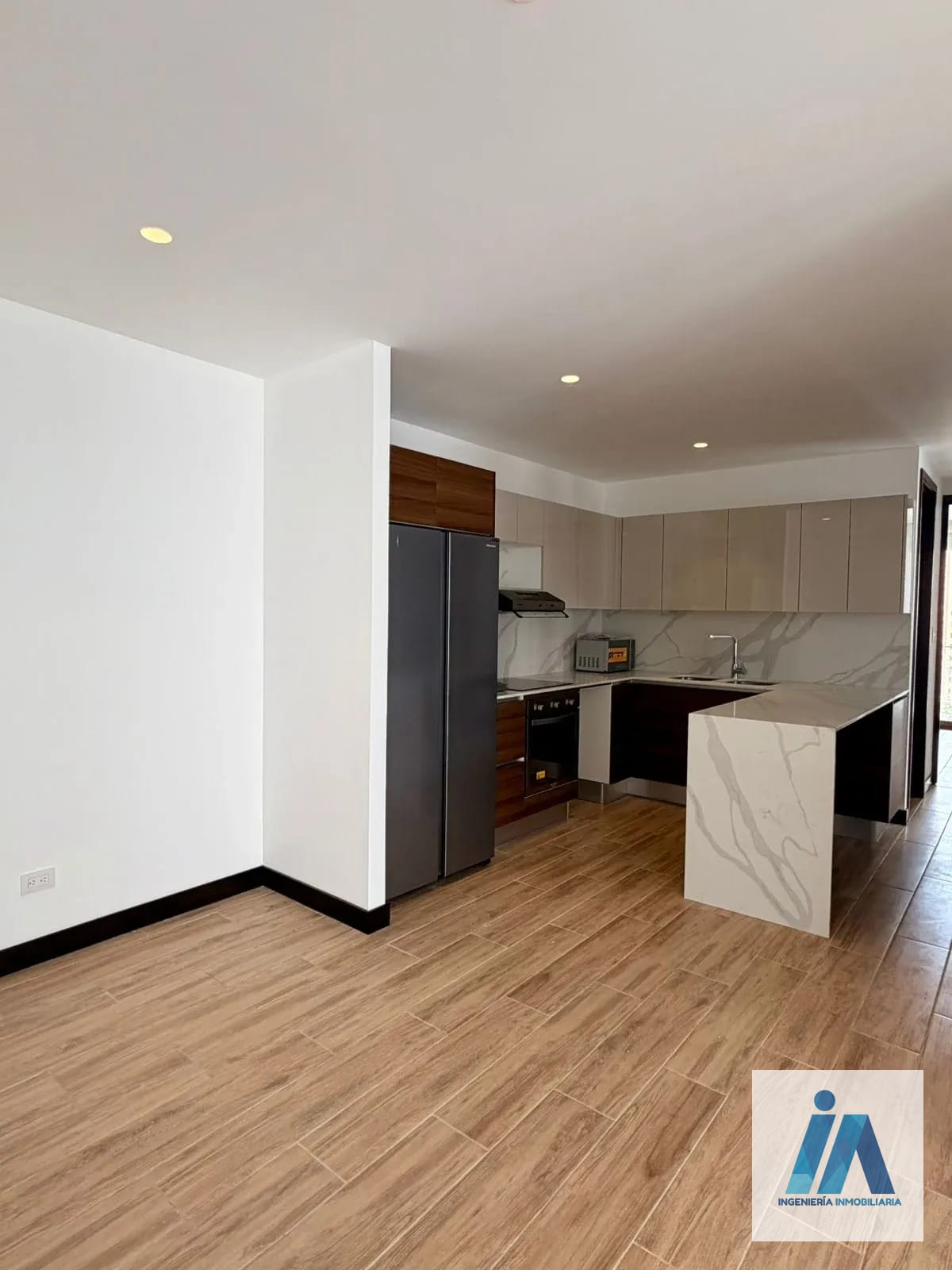APARTAMENTO EN ALQUILER ???? Edificio Abitare Américas, Zona 13 - Image 3
