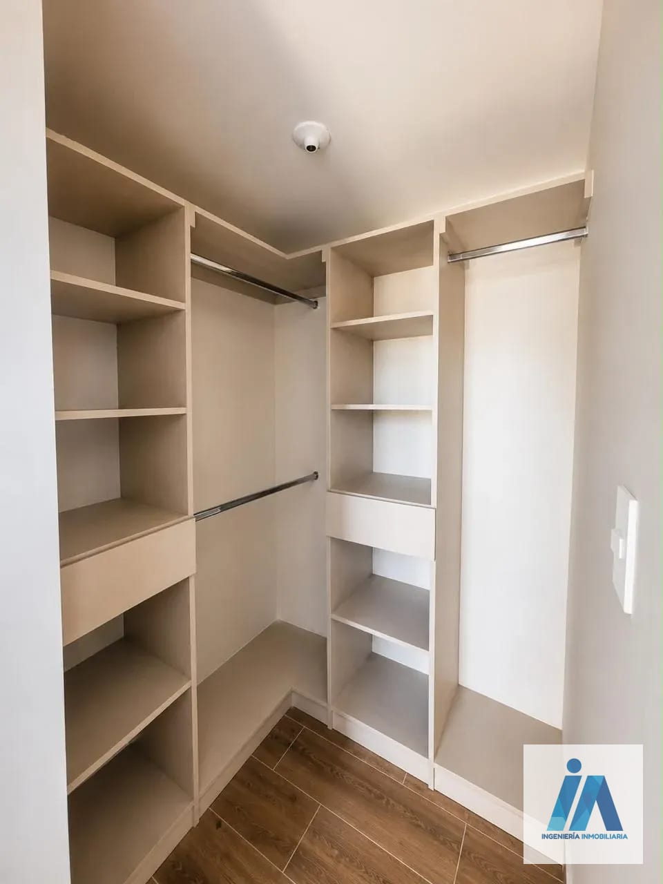 APARTAMENTO EN ALQUILER 📍 Edificio Modra, Zona 4 — Apartamento en Alquiler en Zona 4, Guatemala, Ciudad — foto 5 de 9