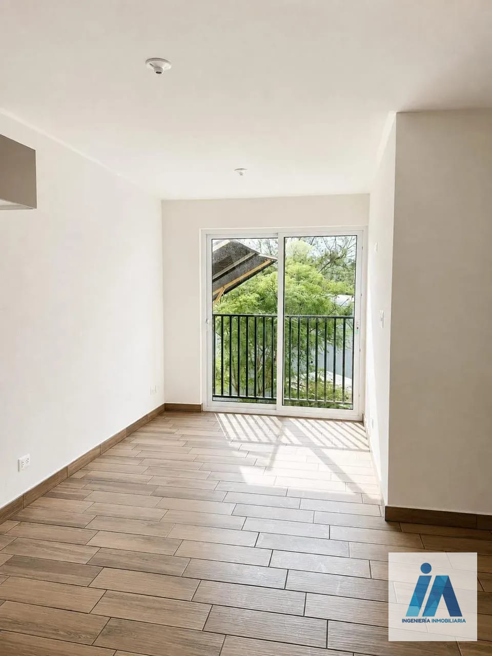 APARTAMENTO EN AlQUILER 📍 Edificio Lares 17, Zona 17 — Apartamento en Alquiler en Zona 17, Guatemala, Ciudad — foto 2 de 13