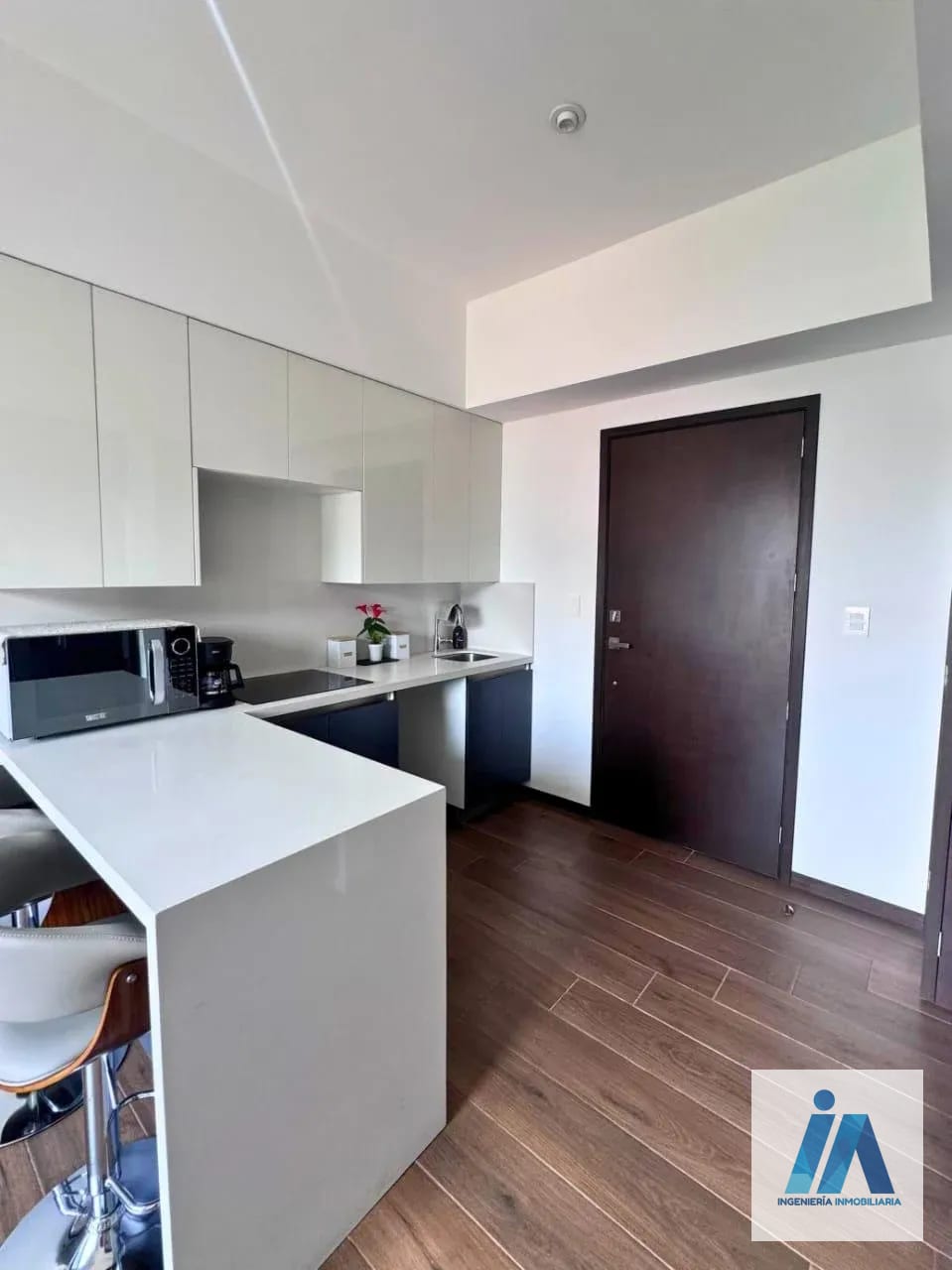 APARTAMENTO AMUEBLEDADO EN VENTA 📍Edificio Casa San Ignacio, Zona 10 — Apartamento en Venta en Zona 10, Guatemala, Ciudad — foto 2 de 8