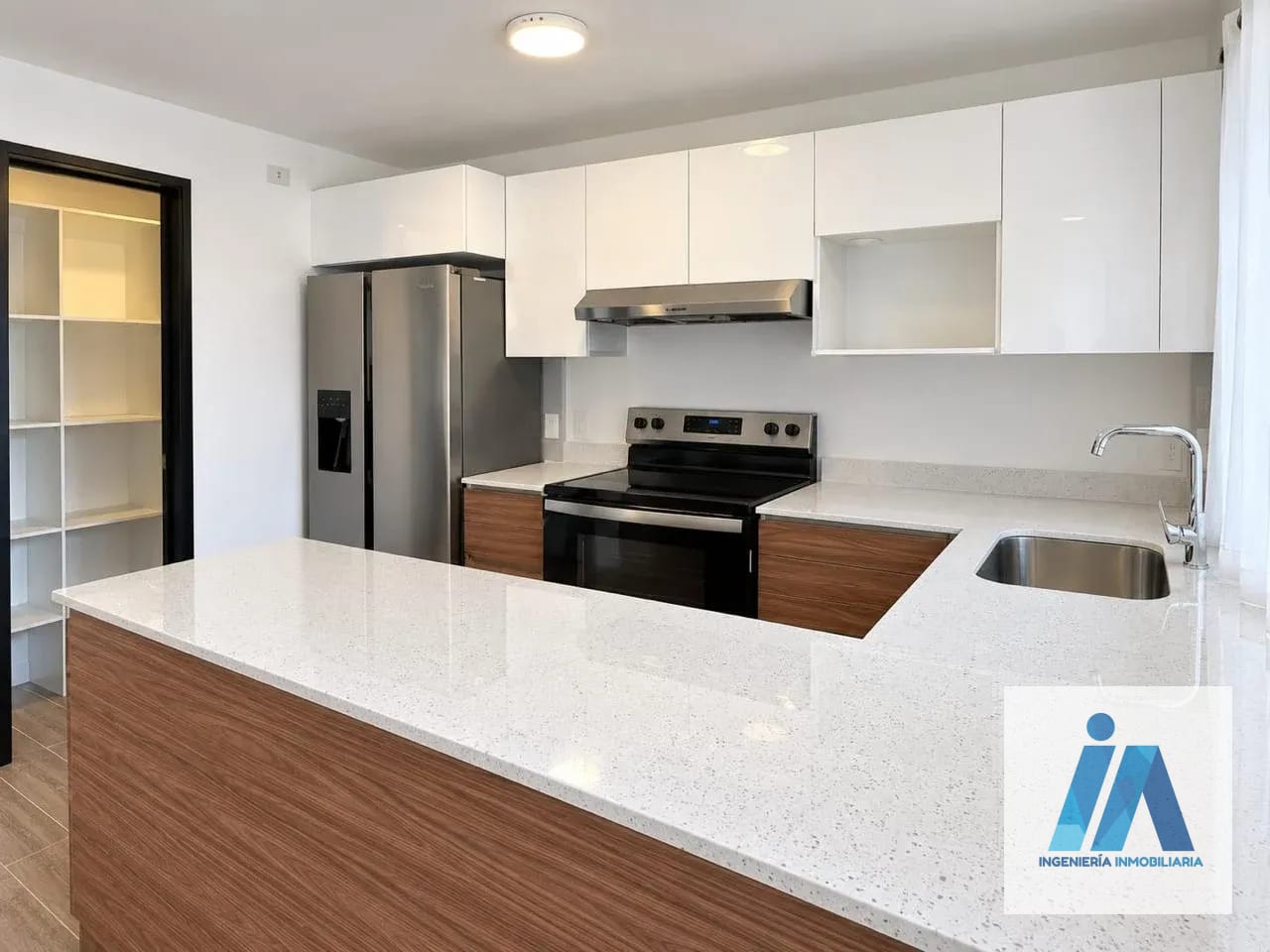 APARTAMENTO EN ALQUILER 📍 Edificio Segheria, Zona 14 La Villa — Apartamento en Alquiler en Segheria, Zona 14, Guatemala, Ciudad — foto 2 de 13