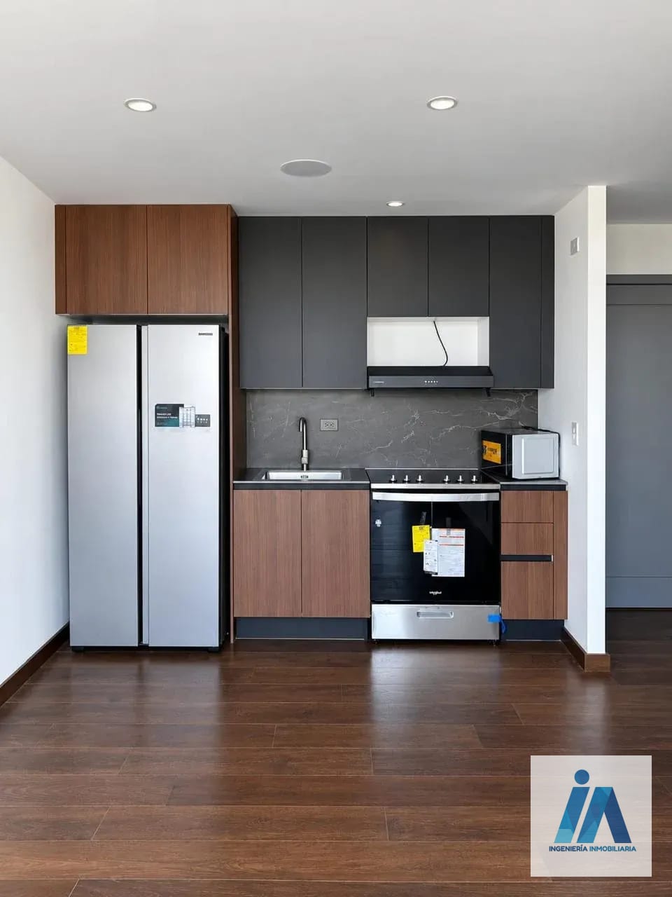 APARTAMENTO EN ALQUILER 📍 Edificio Atarah, Zona 10 — Apartamento en Alquiler en Zona 10, Guatemala, Ciudad — foto 3 de 8