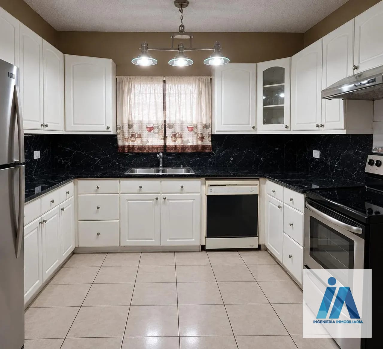 APARTAMENTO EN ALQUILER 📍 Edificio Canamco, Zona 10 — Apartamento en Alquiler en Zona 10, Guatemala, Ciudad — foto 3 de 11