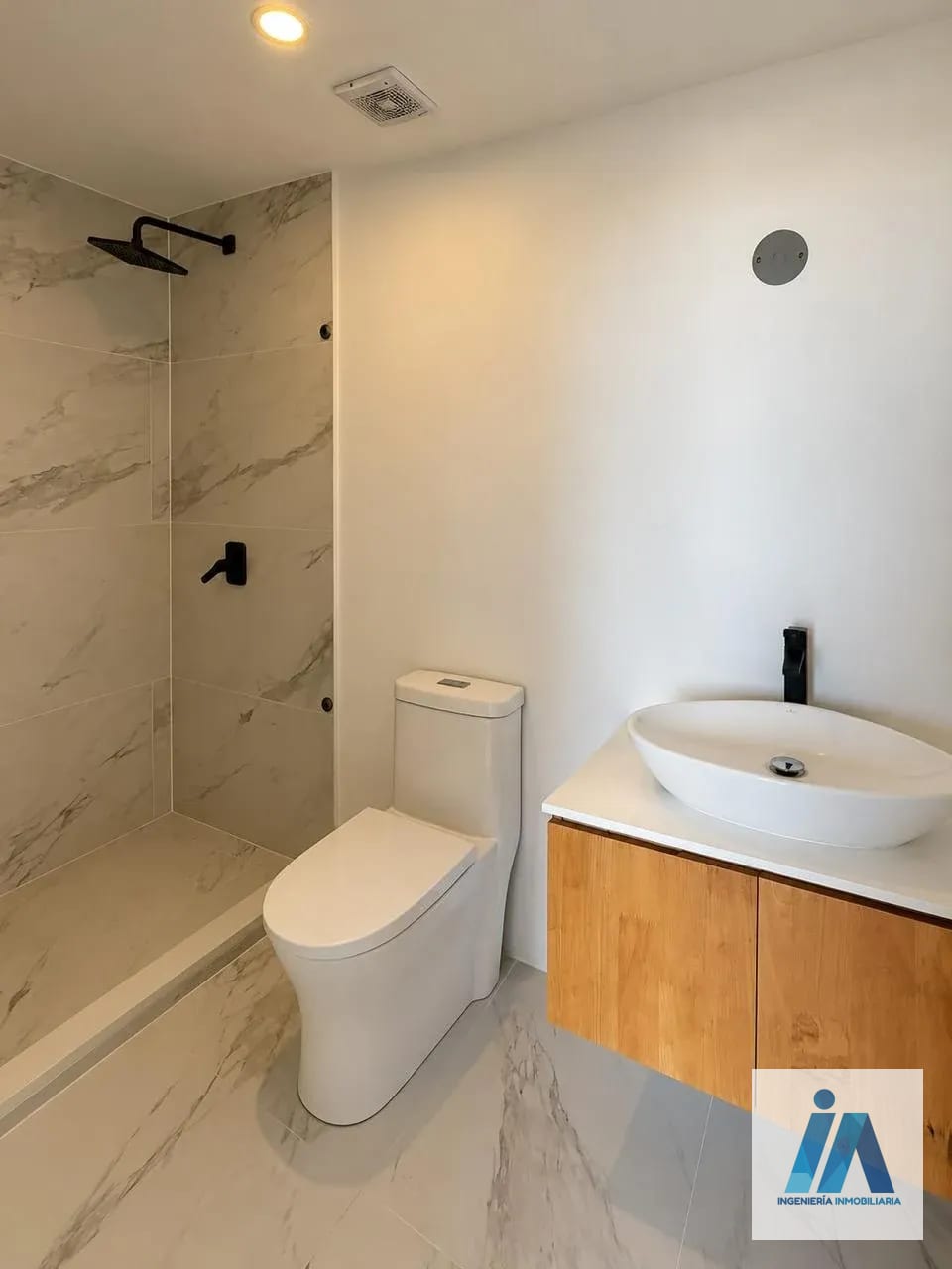 APARTAMENTO EN ALQUILER 📍 Edificio Céntrico, Zona 5 — Apartamento en Alquiler en Zona 5, Guatemala, Ciudad — foto 8 de 15