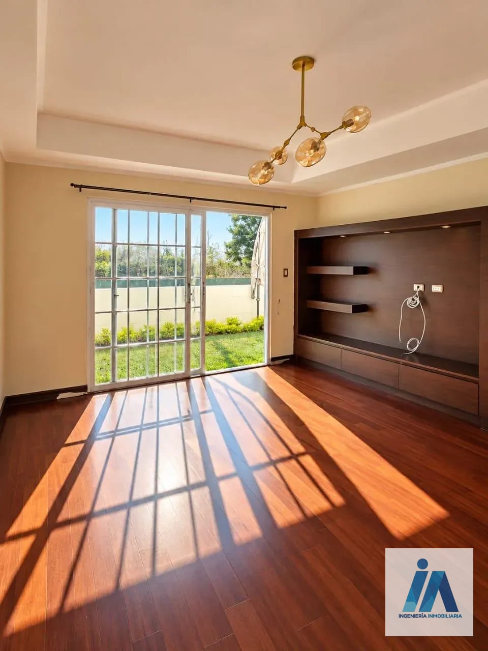 APARTAMENTO EN ALQUILER 📍 Edificio La Vistas, Zona 16 — Apartamento en Alquiler en Zona 16, Guatemala, Ciudad — foto 2 de 13