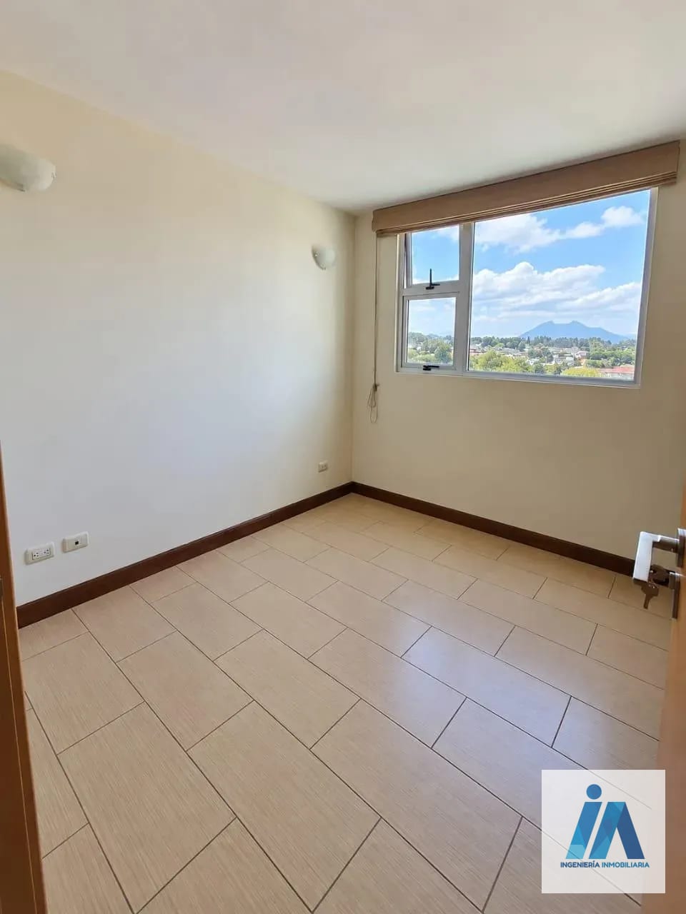 APARTAMENTO EN ALQUILER 📍 Edificio Condado La Villa, Zona 14 — Apartamento en Alquiler en Zona 14, Guatemala, Ciudad — foto 9 de 17