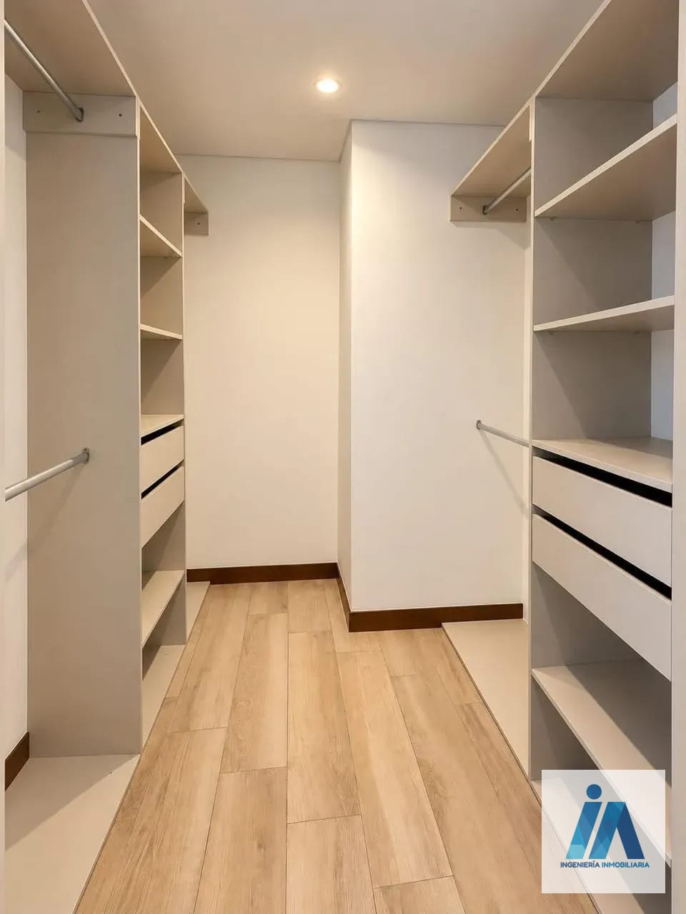 APARTAMENTO NUEVO EN ALQUILER 📍 Edificio Ferre Diez, Zona 10 — Apartamento en Alquiler en Ferré Diez, Zona 10, Guatemala, Ciudad — foto 9 de 16