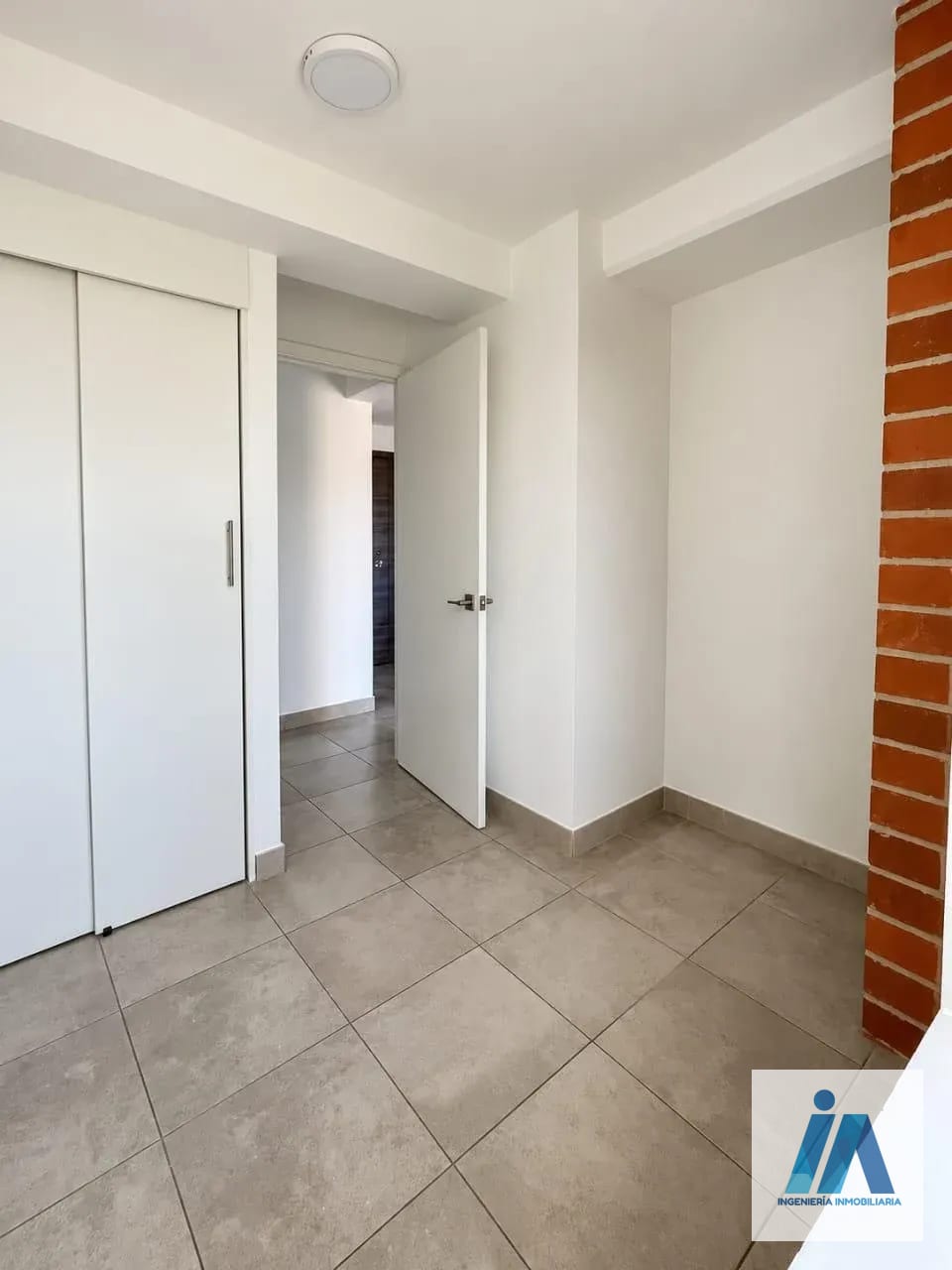 APARTAMENTO EN ALQUILER 📍 Edificio Modra, Zona 4 — Apartamento en Alquiler en Zona 4, Guatemala, Ciudad — foto 6 de 12