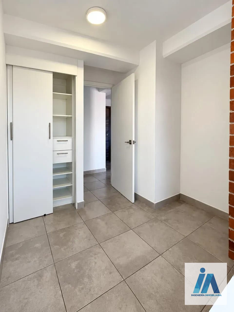 APARTAMENTO EN ALQUILER 📍 Edificio Modra, Zona 4 — Apartamento en Alquiler en Zona 4, Guatemala, Ciudad — foto 7 de 12