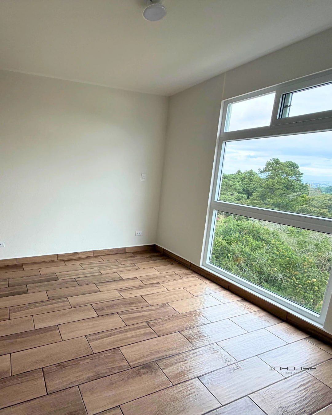 APARTAMENTO EN VENTA EN ZONA 16 CON BALCÓN EN NIVEL ALTO PARA ESTRENAR — Apartamento en Venta en Lares 16, Zona 16, Guatemala, Ciudad — foto 3 de 10