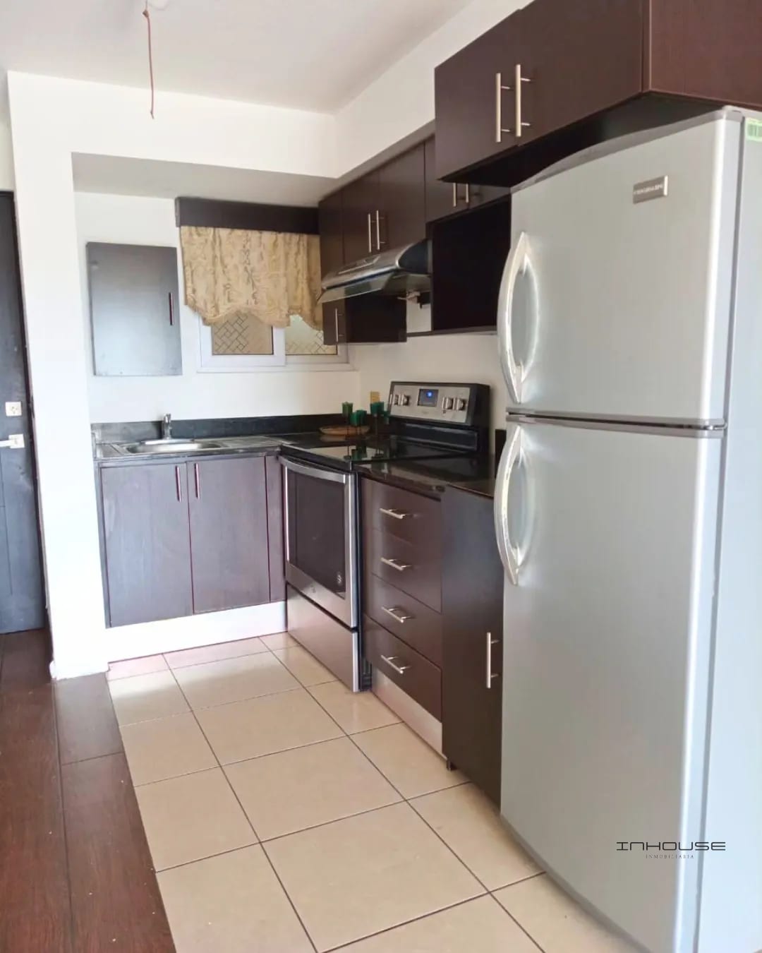 APARTAMENTO EN RENTA ZONA 1 — Apartamento en Alquiler en Zona 1, Guatemala, Ciudad — foto 1 de 10