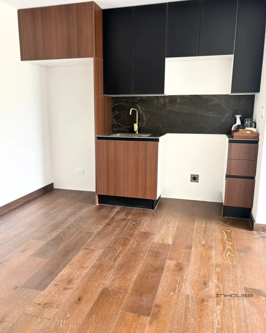 APARTAMENTO EN RENTA ZONA 10 ATARAH — Apartamento en Alquiler en Zona 10, Guatemala, Ciudad — foto 1 de 10