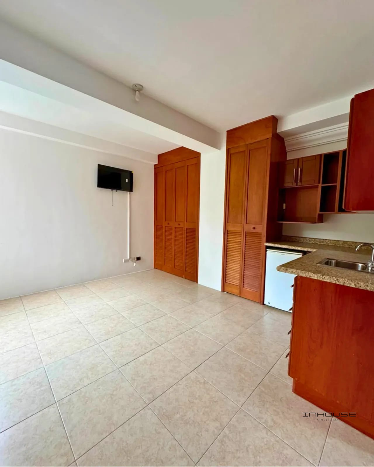 Apartamento en Renta Zona 16, la Montaña - Tipo Estudio — Apartamento en Alquiler en La Montaña, Zona 16, Guatemala, Ciudad — foto 2 de 8