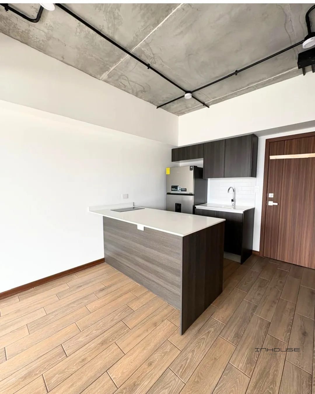 APARTAMENTO EN RENTA ZONA 4 INARA PARA ESTRENAR EN NIVEL ALTO — Apartamento en Alquiler en Zona 4, Guatemala, Ciudad — foto 1 de 10