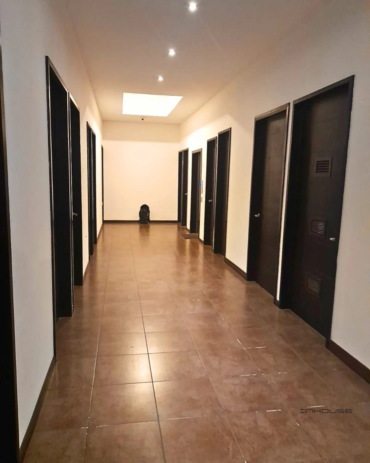 APARTAMENTO EN RENTA ZONA 16 (CALEDONIA) — Apartamento en Alquiler en Caledonia, Zona 16, Guatemala, Ciudad — foto 4 de 8