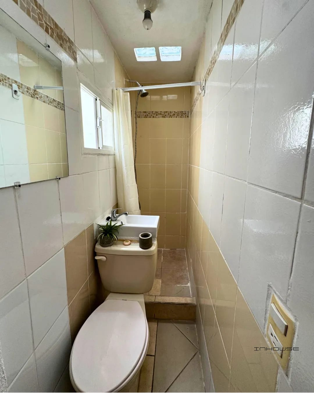 APARTAMENTO EN RENTA EN ZONA 14 DENTRO DE GARITA — Apartamento en Alquiler en Zona 14, Guatemala, Ciudad — foto 4 de 8