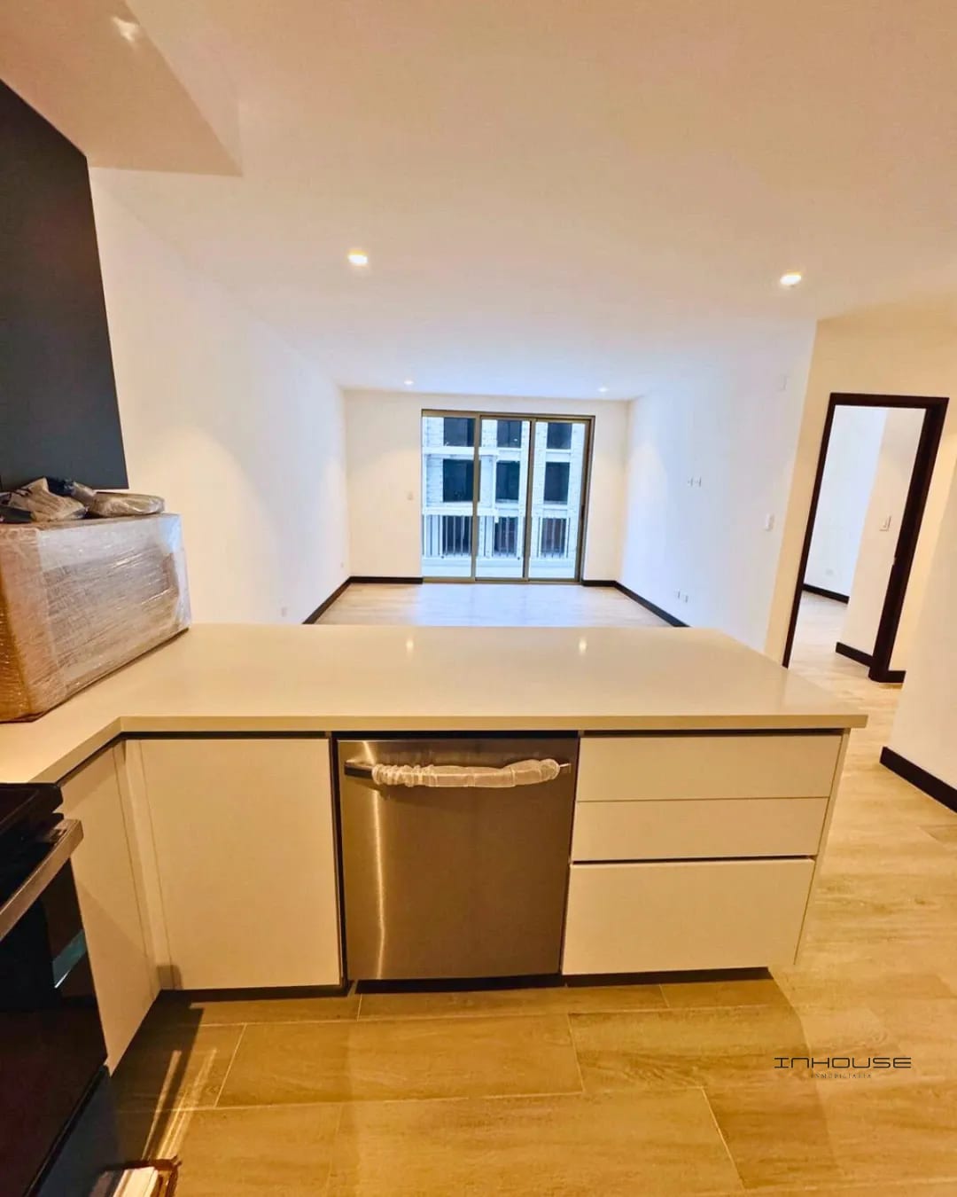 APARTAMENTO EN RENTA ZONA 13 IRIDIA — Apartamento en Alquiler en Zona 13, Guatemala, Ciudad — foto 4 de 11