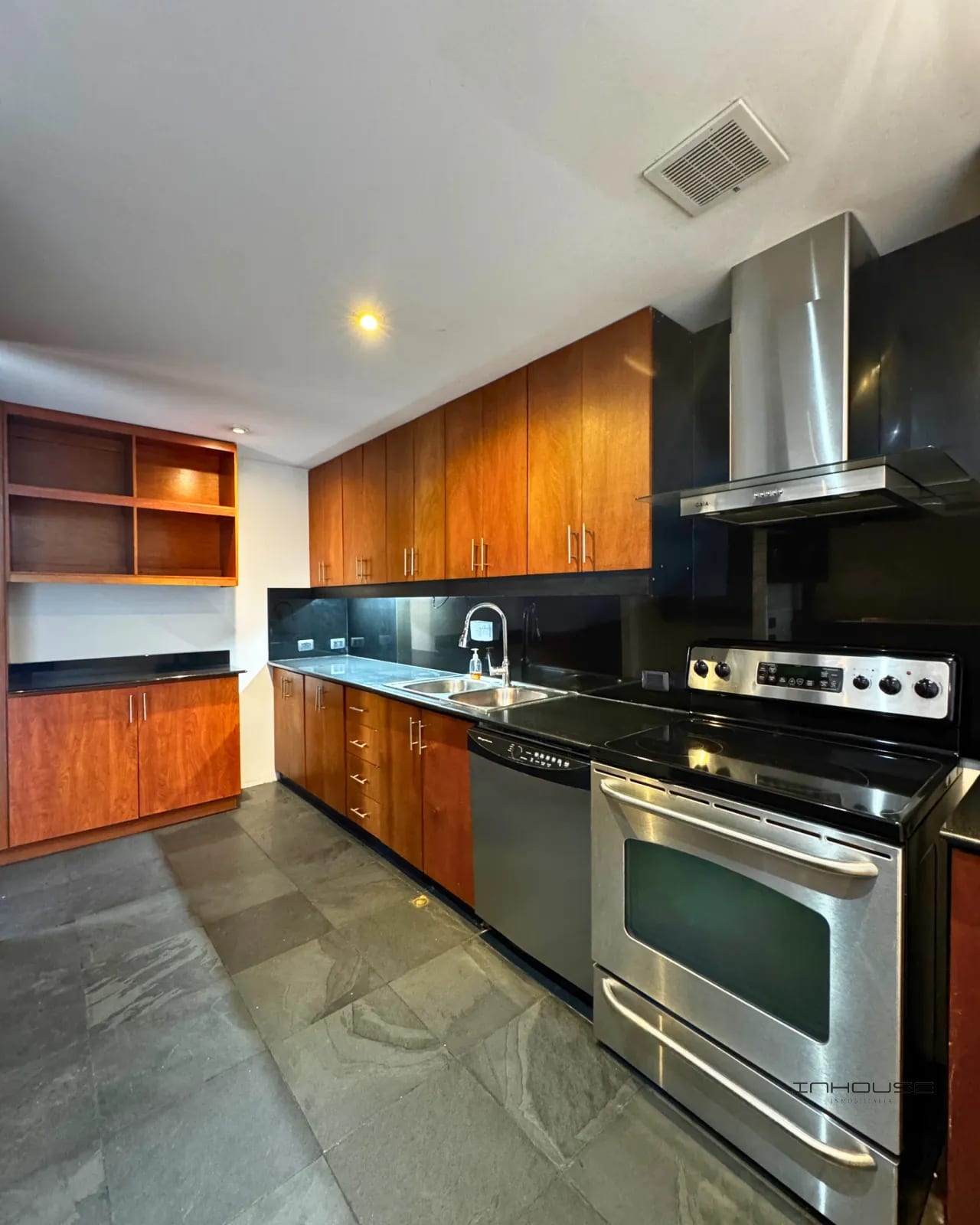 APARTAMENTO EN RENTA EN ZONA 13 AMUEBLADO — Apartamento en Alquiler en Torre Nova, Zona 13, Guatemala, Ciudad — foto 6 de 10