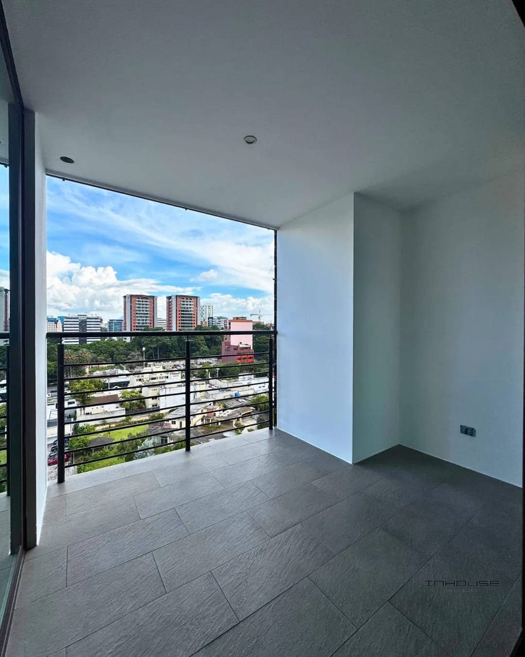 APARTAMENTO EN RENTA EN ZONA 10 EN NIVEL ALTO — Apartamento en Alquiler en Urbana, Zona 10, Guatemala, Ciudad — foto 10 de 10