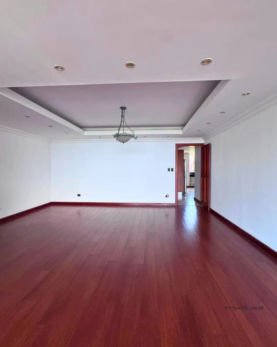 APARTAMENTO EN RENTA ZONA 14 CON BALCON — Apartamento en Alquiler en Marqués del Valle, Zona 14, Guatemala, Ciudad — foto 2 de 10