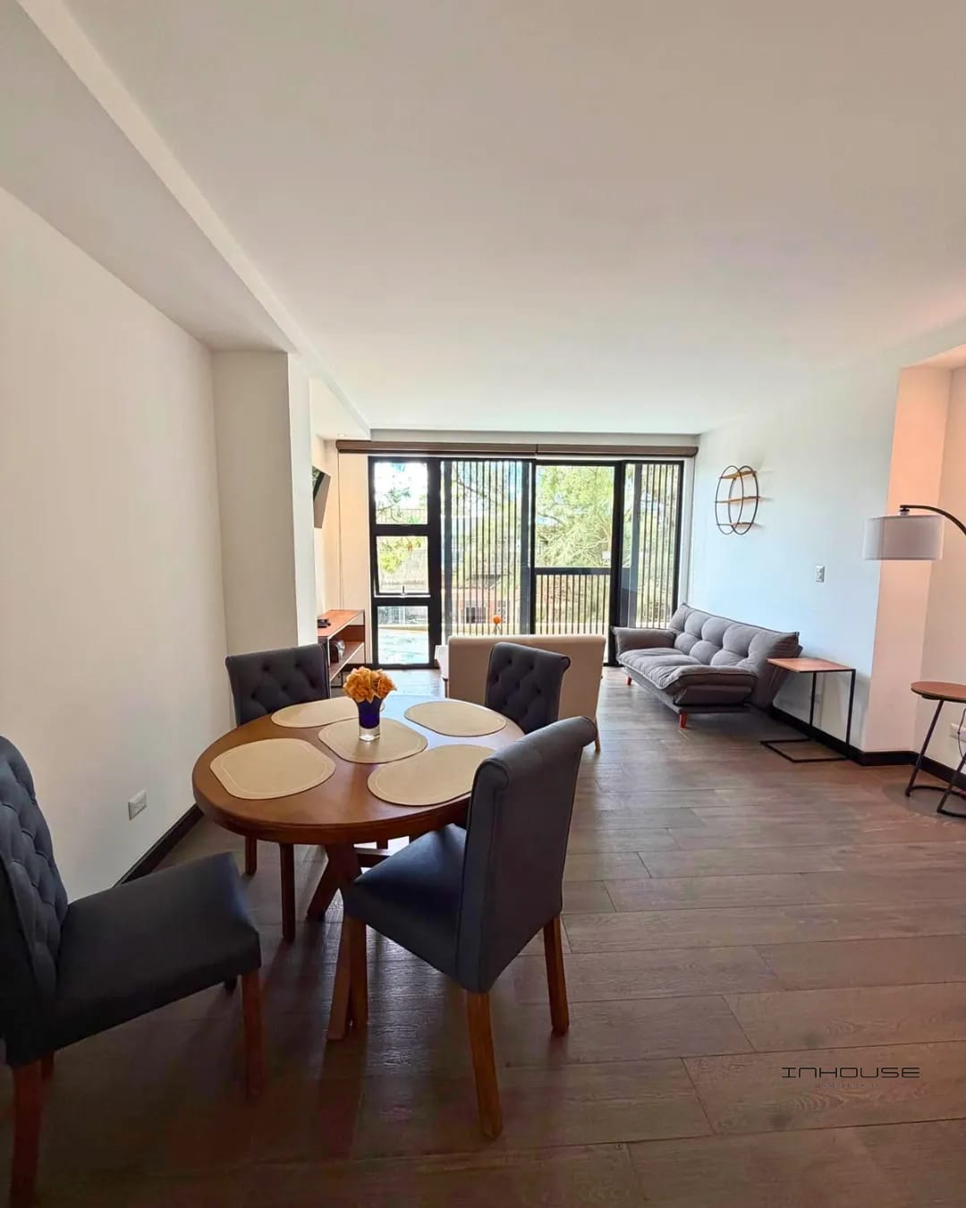 APARTAMENTO EN VENTA ZONA 15 AMUEBLADO - Image 1