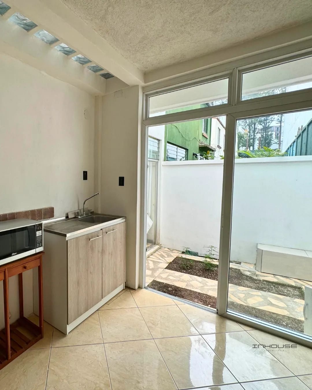 Apartamento en Renta en Zona 14 Dentro de Garita. — Apartamento en Alquiler en Zona 14, Guatemala, Ciudad — foto 2 de 8