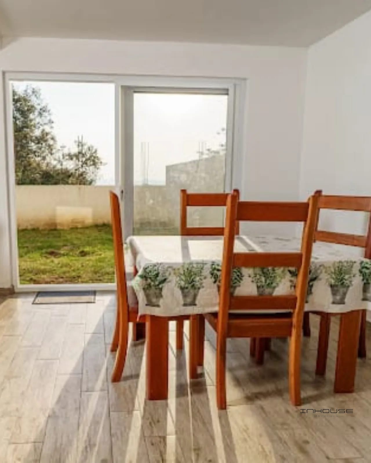 Apartamento en Venta Zona 16 con Jardin — Apartamento en Venta en Zona 16, Guatemala, Ciudad — foto 10 de 12