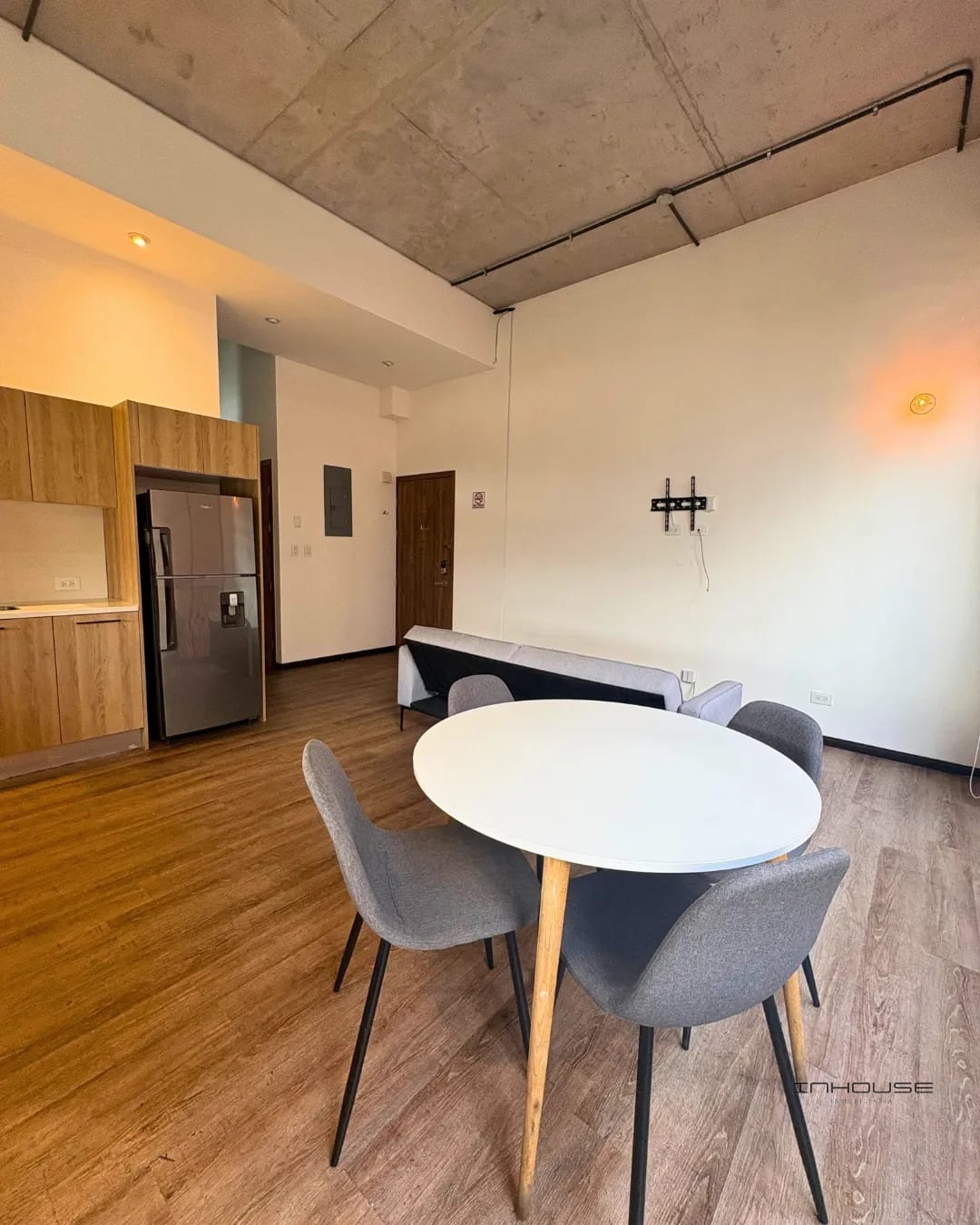 Apartamento en Renta Zona 4 Amueblado — Apartamento en Alquiler en Zona 4, Guatemala, Ciudad — foto 1 de 10