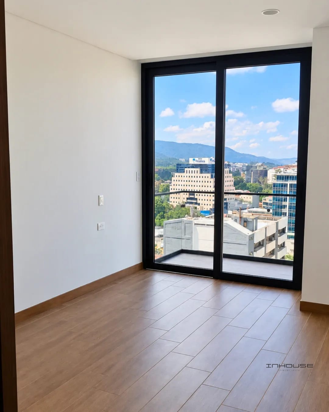 Apartamento en Renta Zona 10 para Estrenar Nivel Alto — Apartamento en Alquiler en Ferré Diez, Zona 10, Guatemala, Ciudad — foto 8 de 11