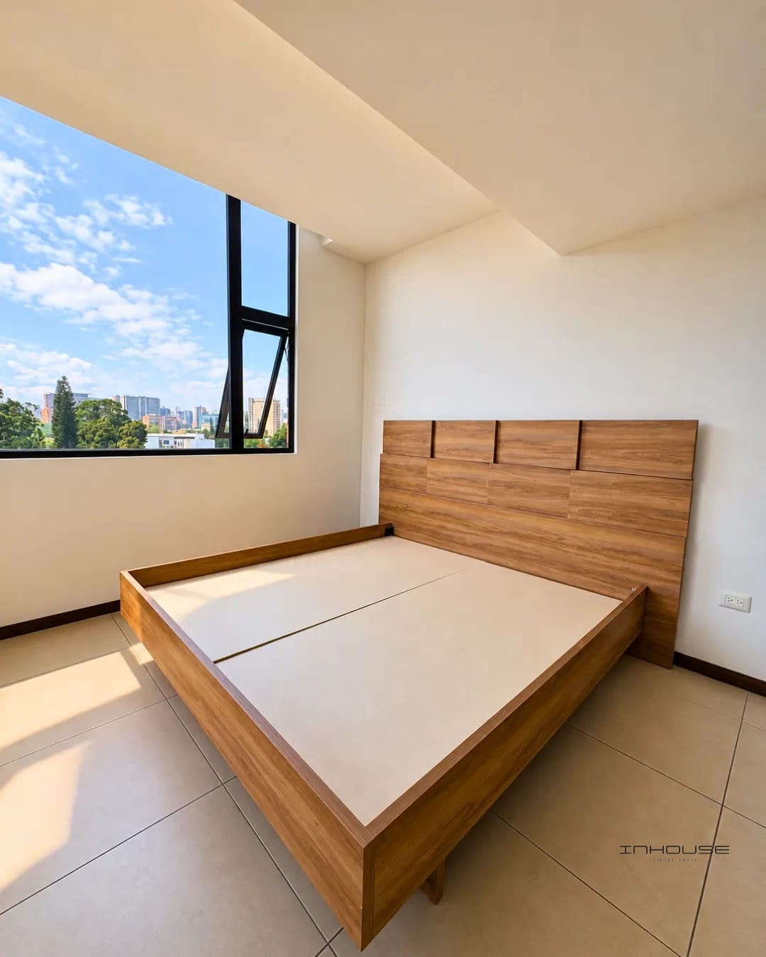 Apartamento en Venta Zona 10 Semiamueblado Nivel Alto — Apartamento en Venta en Mira, Zona 10, Guatemala, Ciudad — foto 4 de 10