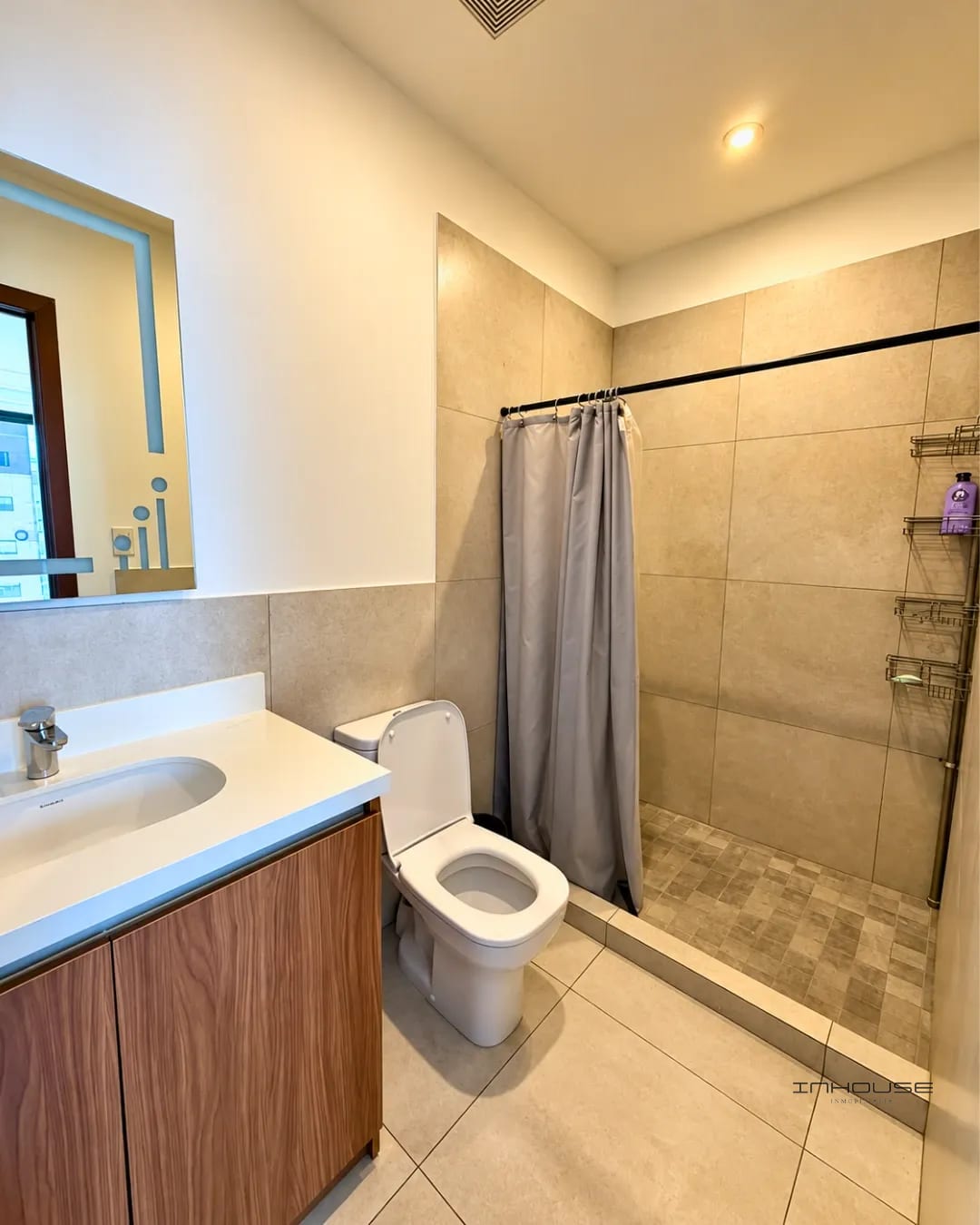 Apartamento en Venta en Zona 14 Amueblado en Nivel Alto — Apartamento en Venta en Casa Roble, Zona 14, Guatemala, Ciudad — foto 9 de 10