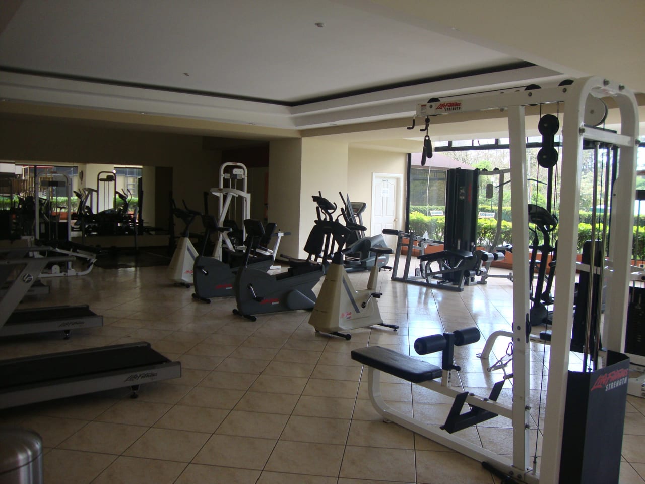 ZONA 10 APARTAMENTO AMUEBLADO — Apartamento en Alquiler en Zona 10, Guatemala, Ciudad — foto 1 de 3