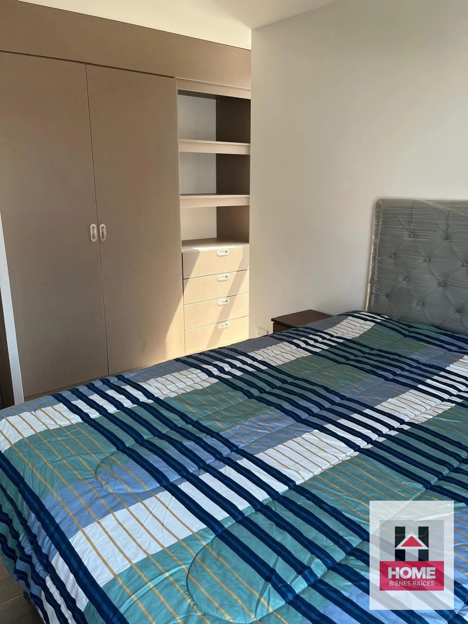 CERCA OAKLAND MALL APARTAMENTO EN VENTA ZONA 10 — Apartamento en Venta en Biko, Zona 10, Guatemala, Ciudad — foto 3 de 12