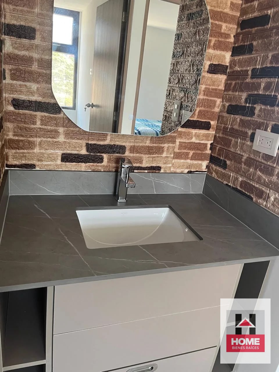 CERCA OAKLAND MALL APARTAMENTO EN VENTA ZONA 10 — Apartamento en Venta en Biko, Zona 10, Guatemala, Ciudad — foto 7 de 12