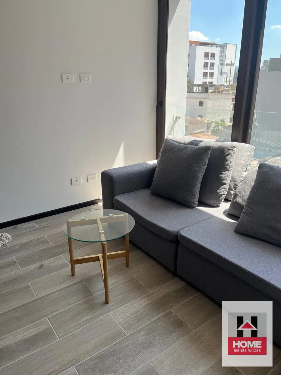 AREA AOKLAND MALL APARTAMENTO EN VENTA ZONA 10 — Apartamento en Venta en Biko, Zona 10, Guatemala, Ciudad — foto 8 de 11