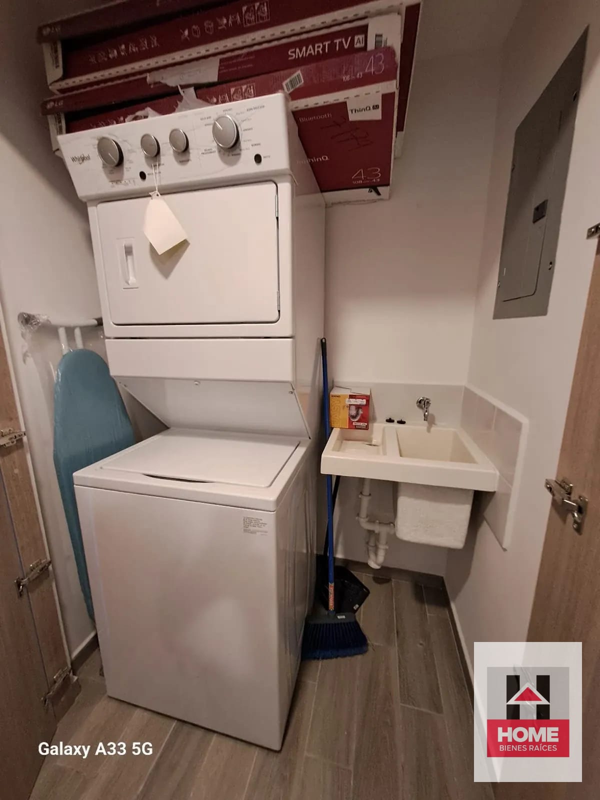 Bonito Apartamento en Renta con Todos los Servicios 1 HABITACI0N — Apartamento en Alquiler en Parque 10, Zona 10, Guatemala, Ciudad — foto 3 de 12