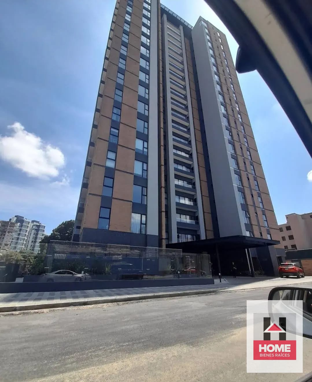 Bonito Apartamento en Renta con Todos los Servicios 1 HABITACI0N — Apartamento en Alquiler en Parque 10, Zona 10, Guatemala, Ciudad — foto 2 de 12