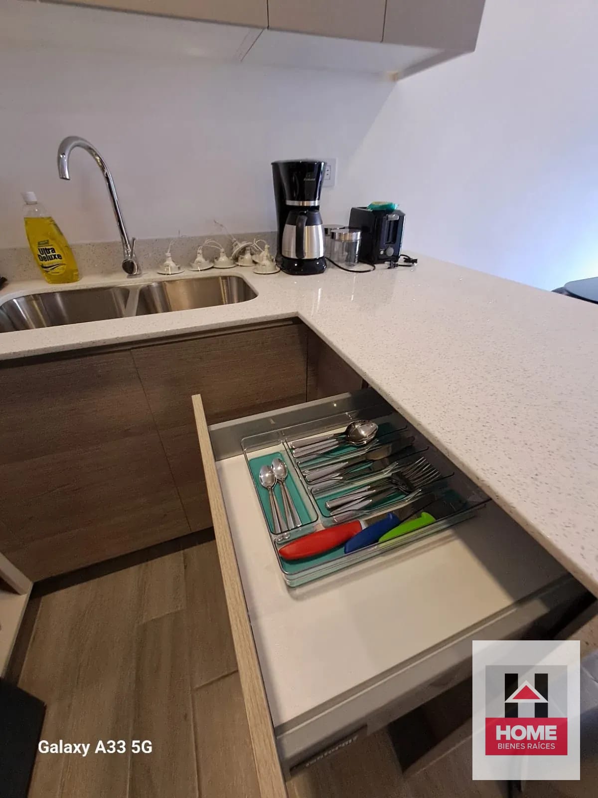 Bonito Apartamento en Renta con Todos los Servicios 1 HABITACI0N — Apartamento en Alquiler en Parque 10, Zona 10, Guatemala, Ciudad — foto 5 de 12