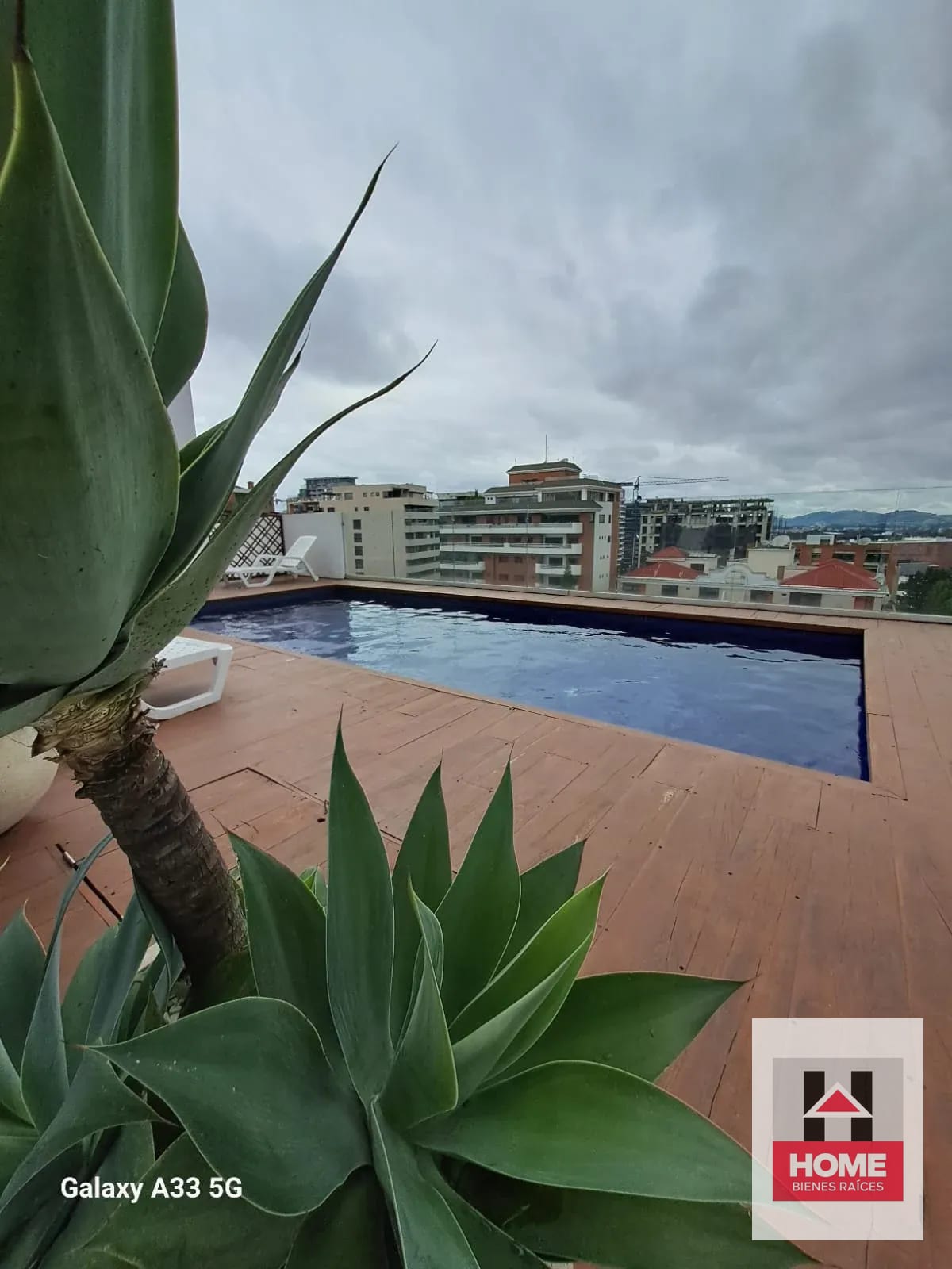 Alquiler de Bonito Apartamento Tipo Loft Zona 10 — Apartamento en Alquiler en Cassalini, Zona 10, Guatemala, Ciudad — foto 10 de 17