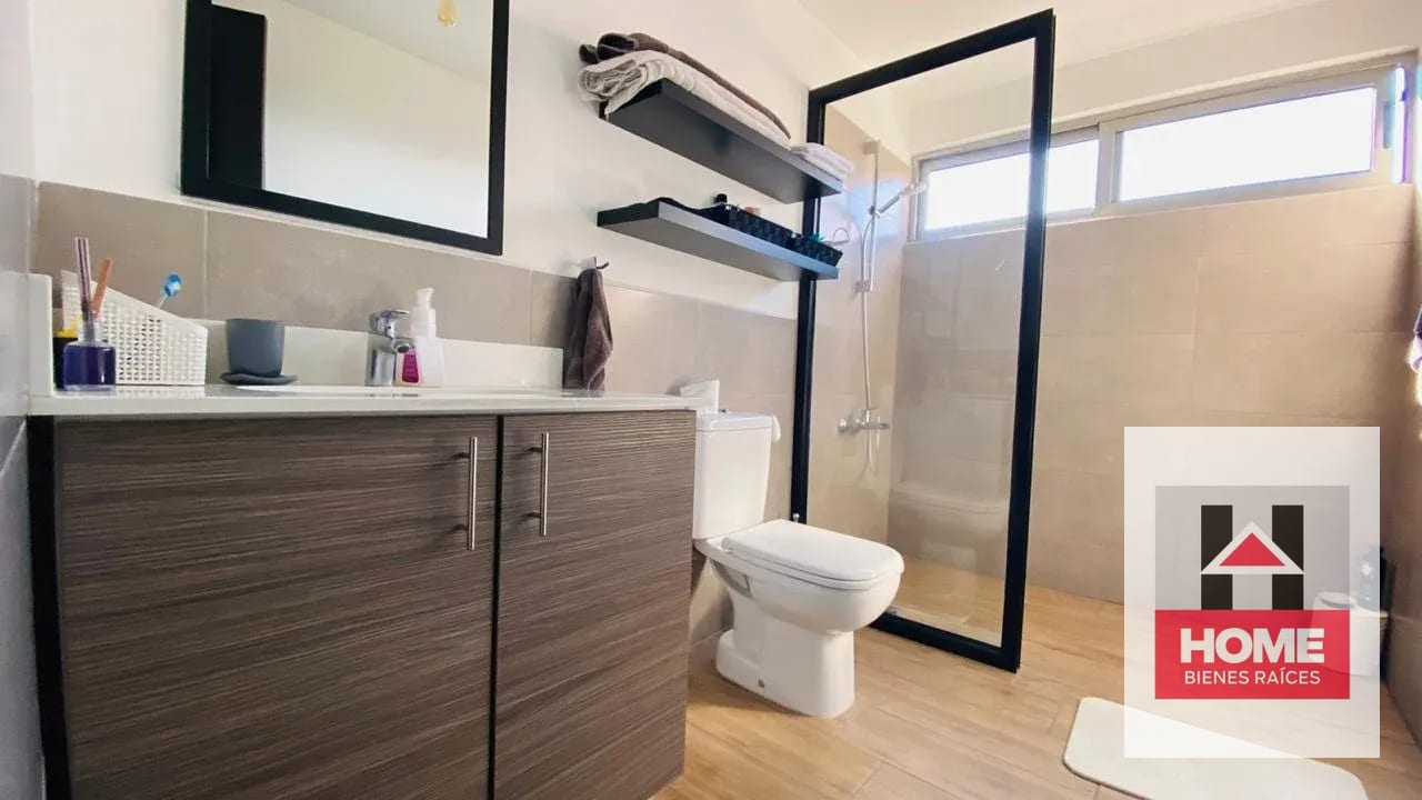Alquiler de Bonito Apartamento Tipo Loft Zona 10 — Apartamento en Alquiler en Cassalini, Zona 10, Guatemala, Ciudad — foto 11 de 17