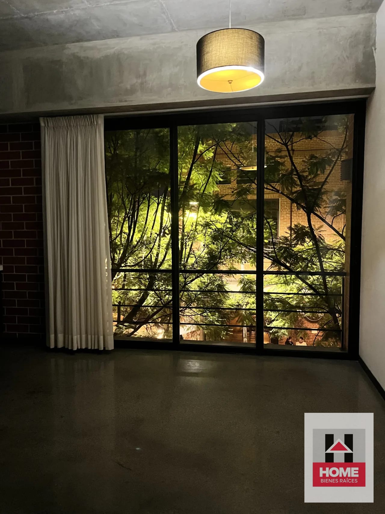 Furnished Apartment for Rent | Zone 4 – 4 Grados Norte — Apartamento en Alquiler en Cuatro 36, Zona 4, Guatemala, Ciudad — foto 2 de 6