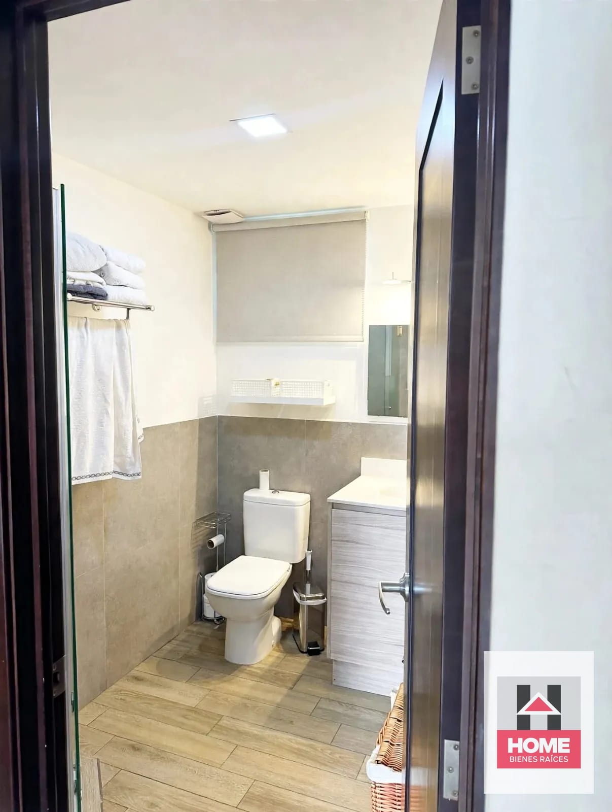 Practico Apartamento Cerca de Todo Z.10 — Apartamento en Alquiler en Salvattore, Zona 10, Guatemala, Ciudad — foto 2 de 12