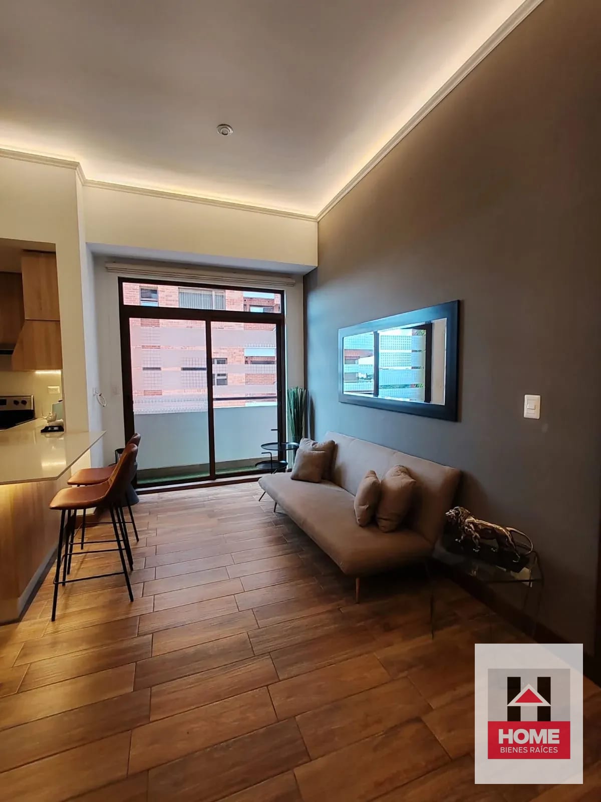 Practico Apartamento Cerca de Todo Z.10 — Apartamento en Alquiler en Salvattore, Zona 10, Guatemala, Ciudad — foto 10 de 12