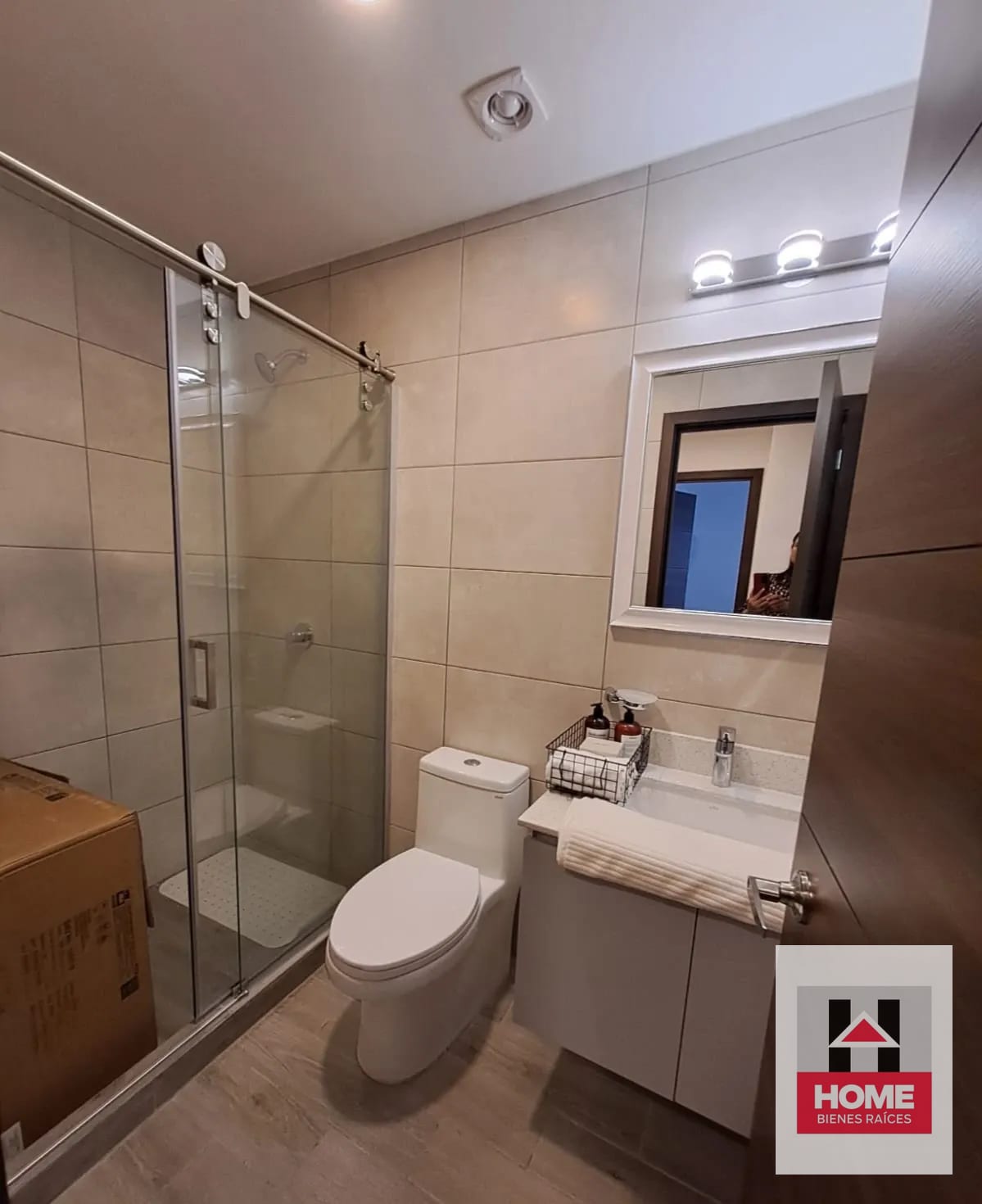 Apartamento de 1 Dor Todos los Servicios — Apartamento en Alquiler en Parque 10, Zona 10, Guatemala, Ciudad — foto 3 de 10