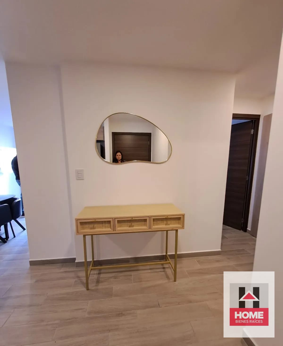 Apartamento de 1 Dor Todos los Servicios — Apartamento en Alquiler en Parque 10, Zona 10, Guatemala, Ciudad — foto 7 de 10