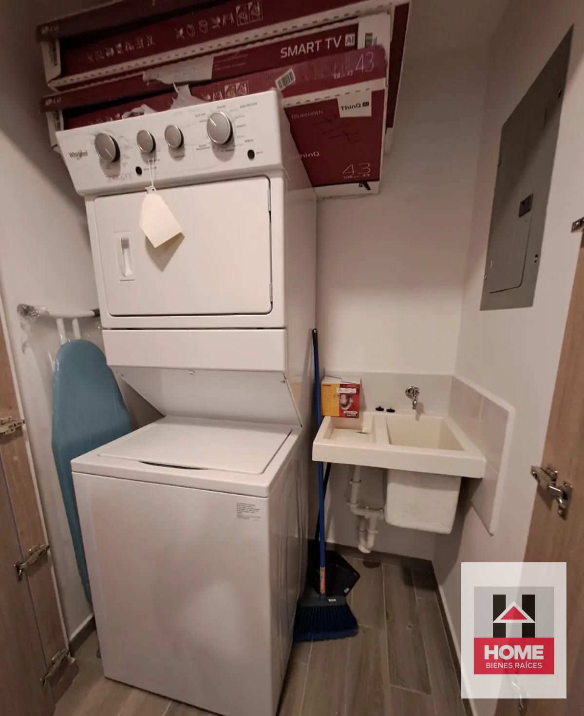 Apartamento de 1 Hab Todos los Servicios ZONA10 — Apartamento en Alquiler en Parque 10, Zona 10, Guatemala, Ciudad — foto 3 de 10