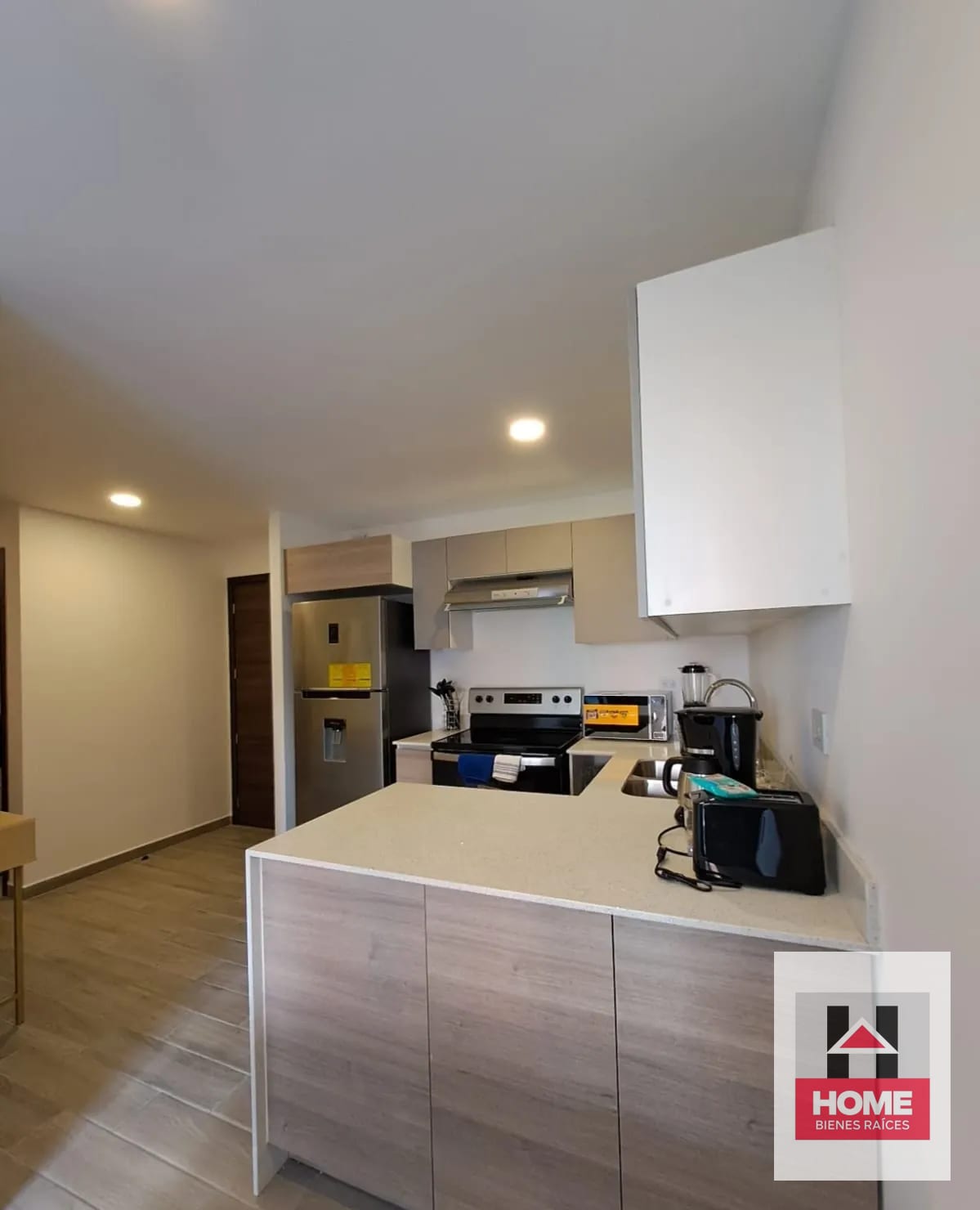 Apartamento de 1 Hab Todos los Servicios ZONA10 — Apartamento en Alquiler en Parque 10, Zona 10, Guatemala, Ciudad — foto 5 de 10
